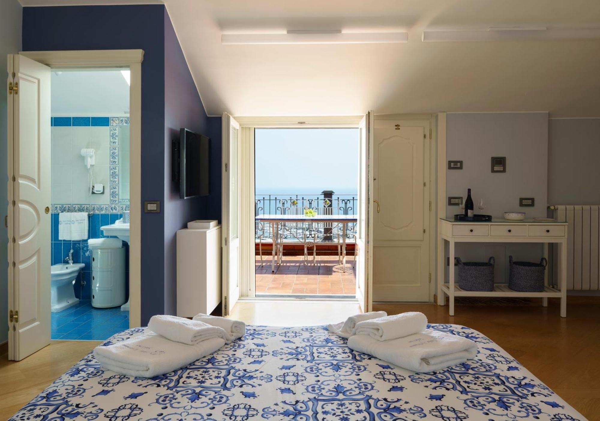 Suite Aphrodite - Exclusive Flat Σαλέρνο Εξωτερικό φωτογραφία